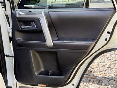2017 Toyota 4Runner SR5 - Photo 13 - Bend, OR 97702