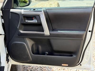 2017 Toyota 4Runner SR5 - Photo 12 - Bend, OR 97702