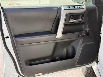 2017 Toyota 4Runner SR5 - Photo 10 - Bend, OR 97702