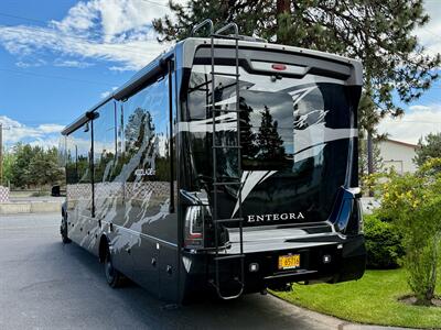 2023 Entegra Accolade XT 35L (Ford F600 Super Duty chassis)   - Photo 7 - Bend, OR 97702