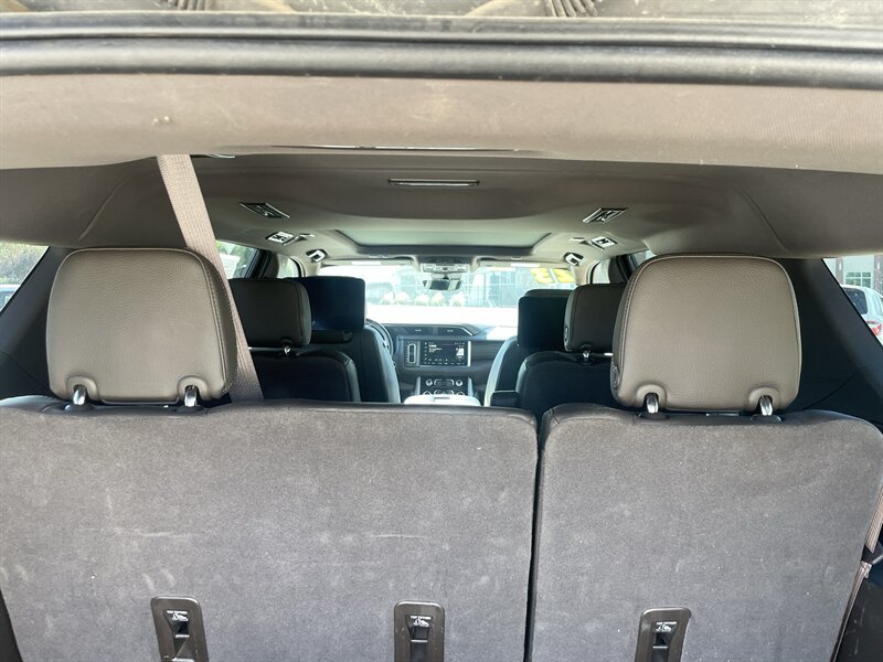 2023 GMC Yukon XL photo 4