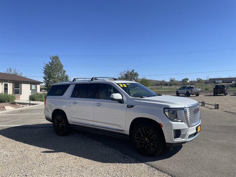 2023 GMC Yukon XL photo 6