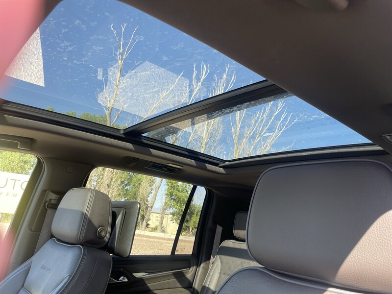2023 GMC Yukon XL photo 11
