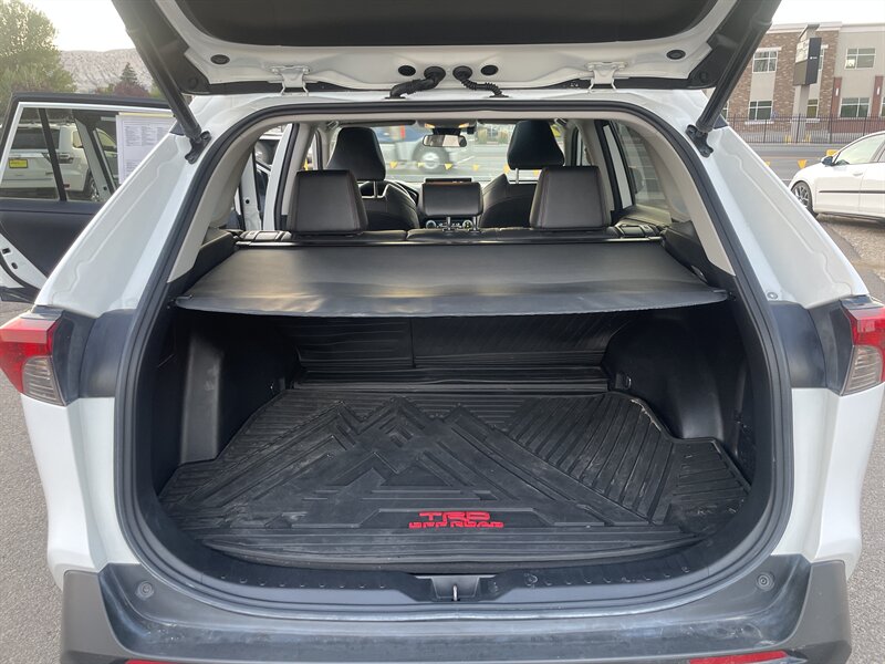 2021 Toyota RAV4 photo 11