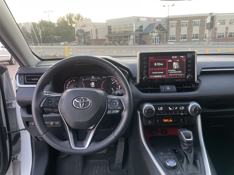 2021 Toyota RAV4 photo 9