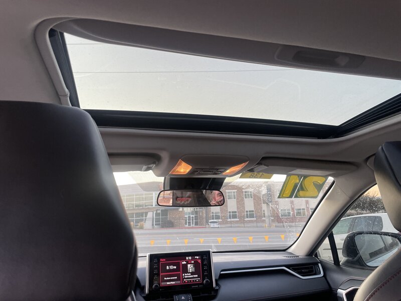 2021 Toyota RAV4 photo 10