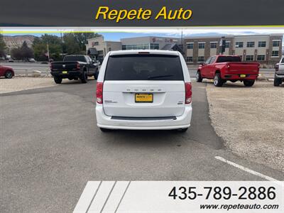 2017 Dodge Grand Caravan SXT   - Photo 3 - Vernal, UT 84078
