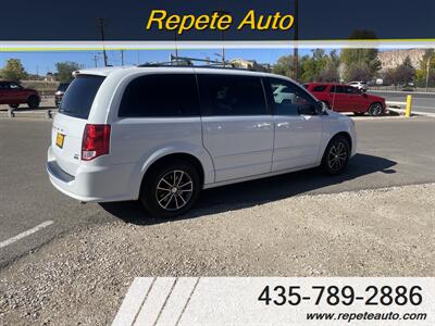 2017 Dodge Grand Caravan SXT   - Photo 4 - Vernal, UT 84078