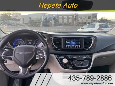 2018 Chrysler Pacifica Touring L   - Photo 9 - Vernal, UT 84078