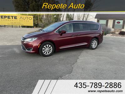 2018 Chrysler Pacifica Touring L   - Photo 1 - Vernal, UT 84078