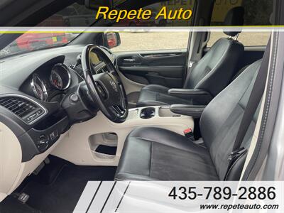 2019 Dodge Grand Caravan SXT   - Photo 7 - Vernal, UT 84078