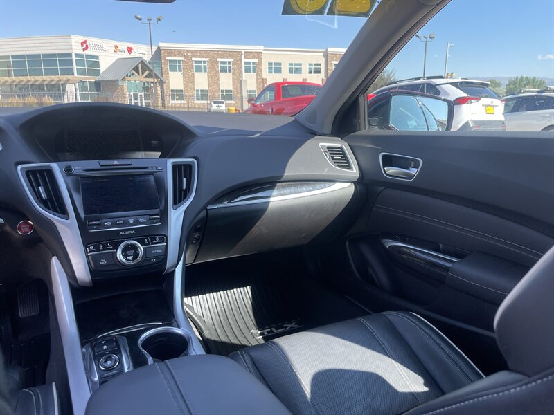 2020 Acura TLX photo 9