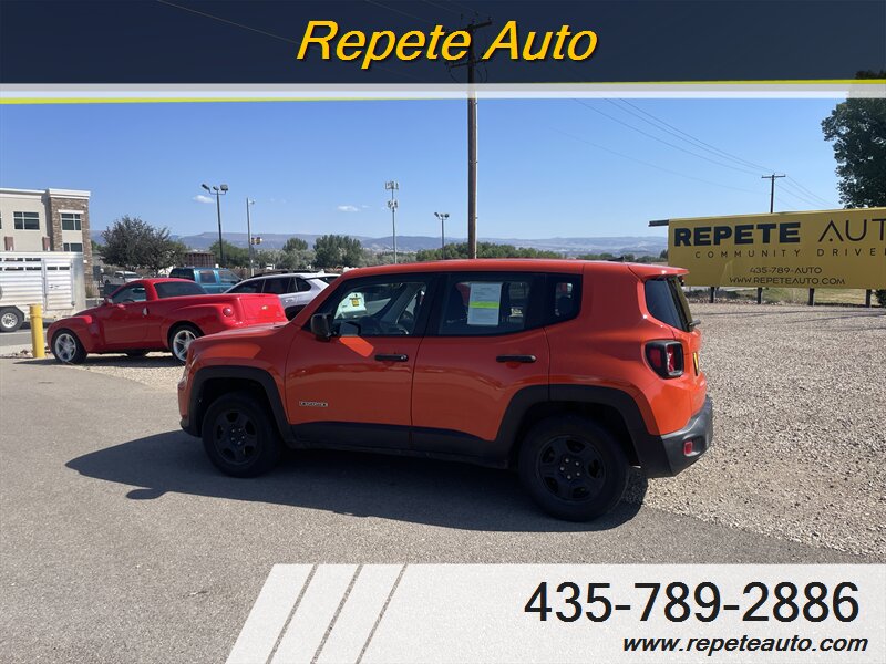2021 Jeep Renegade photo 2