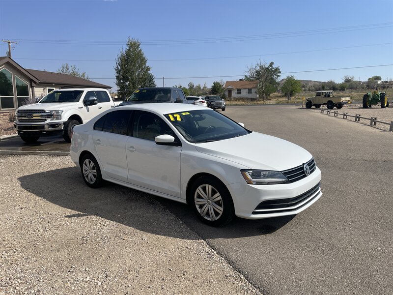 2017 Volkswagen Jetta photo 5