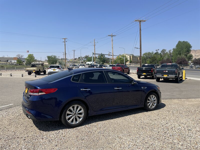 2018 Kia Optima photo 4
