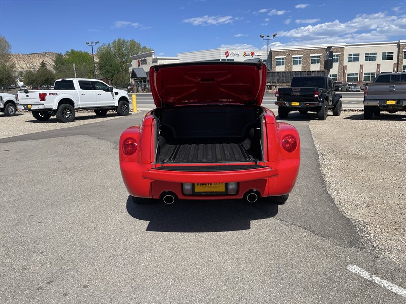 2003 Chevrolet SSR photo 9