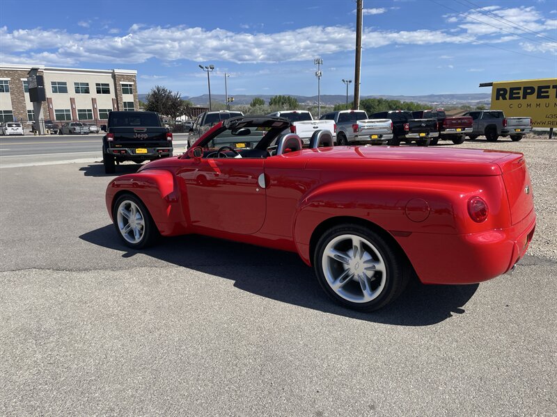 2003 Chevrolet SSR photo 11