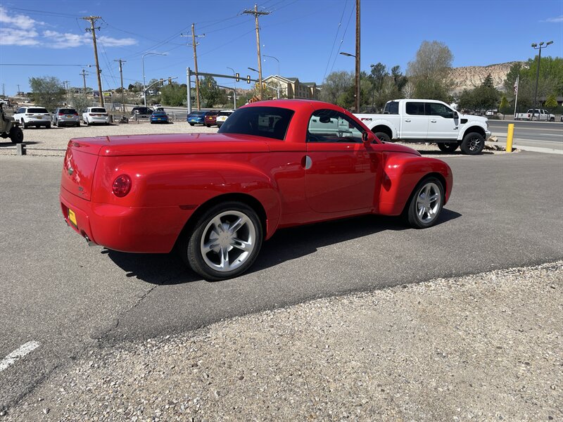 2003 Chevrolet SSR photo 4