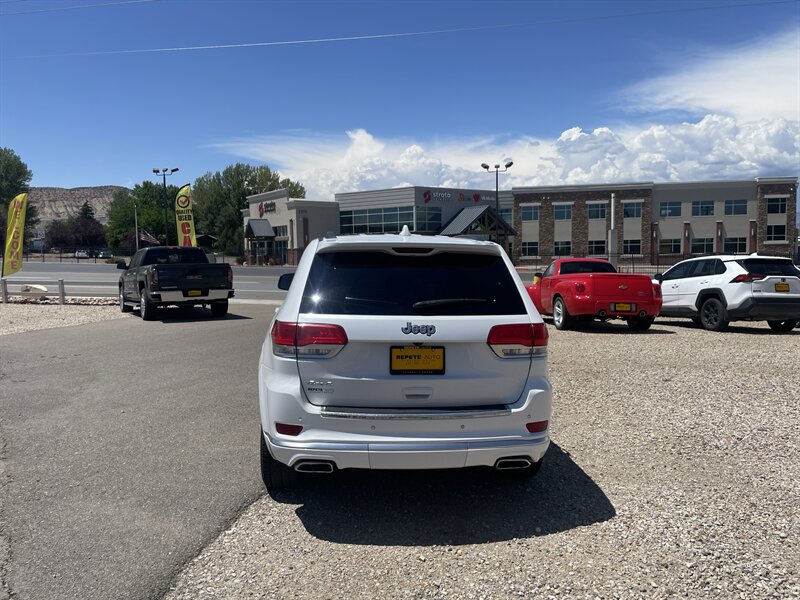 2018 Jeep Grand Cherokee photo 3