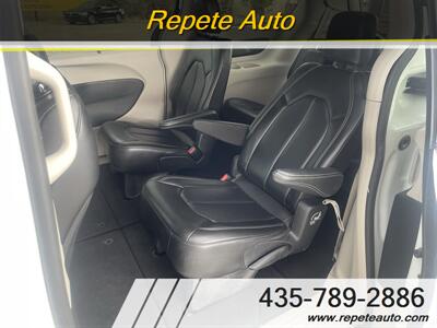 2023 Chrysler Pacifica Touring L   - Photo 8 - Vernal, UT 84078
