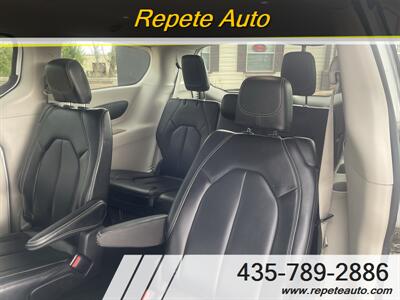 2023 Chrysler Pacifica Touring L   - Photo 9 - Vernal, UT 84078