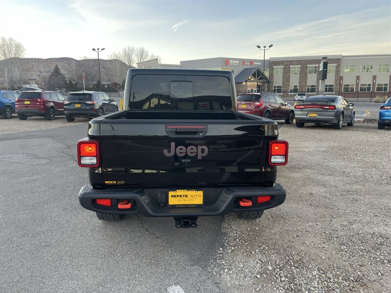 2022 Jeep Gladiator photo 3