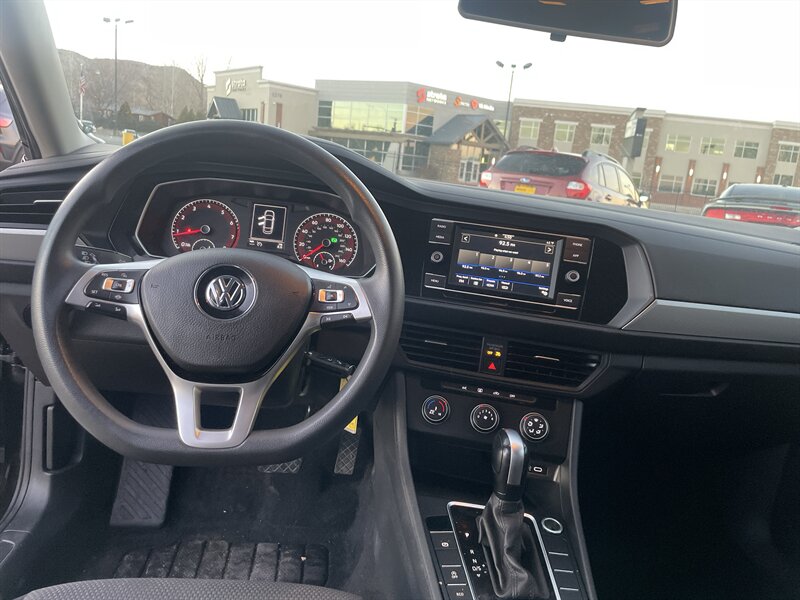 2021 Volkswagen Jetta photo 8