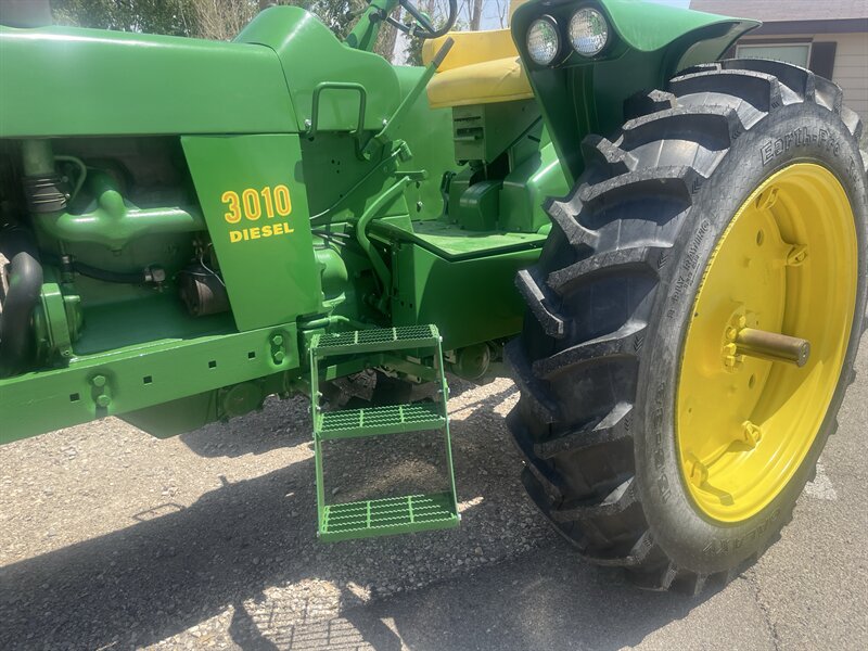 1964 John Deere 3010 photo 9