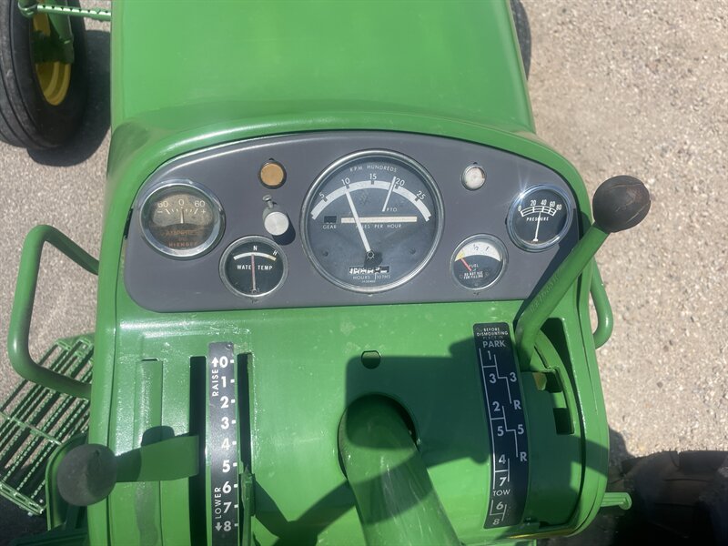 1964 John Deere 3010 photo 10