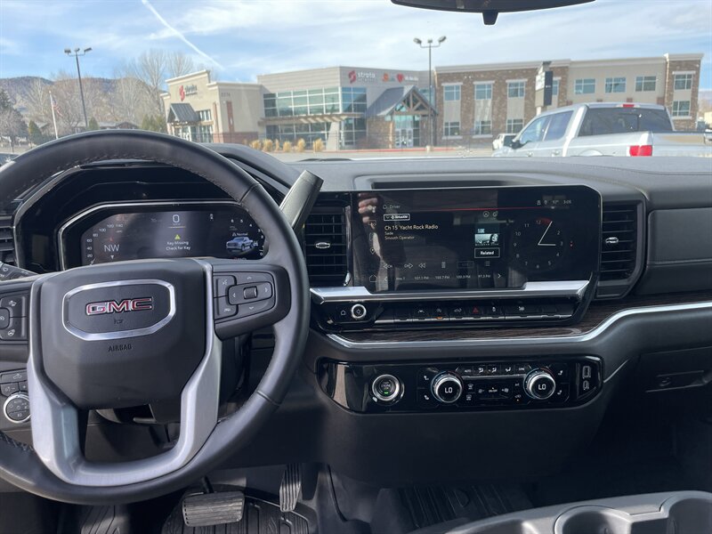 2024 GMC Sierra 1500 photo 9