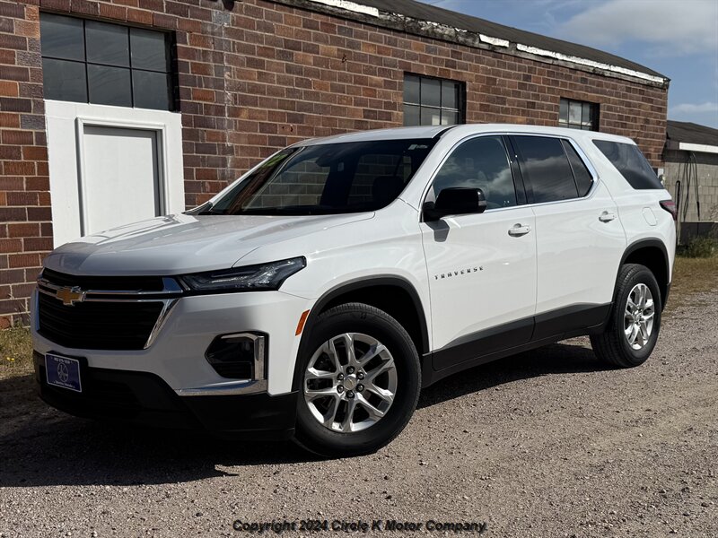 2022 Chevrolet Traverse LS   - Photo 1 - Valentine, NE 69201