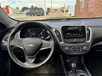 2018 Chevrolet Malibu LT - Photo 10 - Valentine, NE 69201