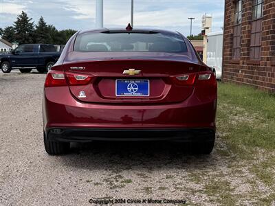 2018 Chevrolet Malibu LT - Photo 4 - Valentine, NE 69201
