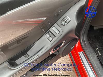 2015 Chevrolet Camaro SS   - Photo 17 - Valentine, NE 69201