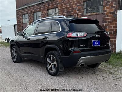 2019 Jeep Cherokee Limited   - Photo 3 - Valentine, NE 69201