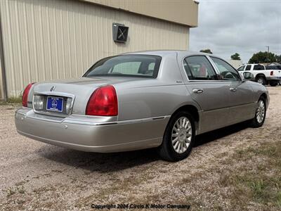 2003 Lincoln Town Car Signature   - Photo 5 - Valentine, NE 69201