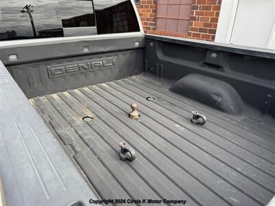 2018 GMC Sierra 2500HD Denali - Photo 16 - Valentine, NE 69201
