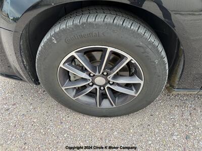 2017 Dodge Grand Caravan SXT - Photo 17 - Valentine, NE 69201