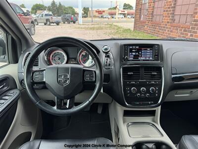 2017 Dodge Grand Caravan SXT - Photo 9 - Valentine, NE 69201