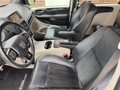 2017 Dodge Grand Caravan SXT - Photo 14 - Valentine, NE 69201