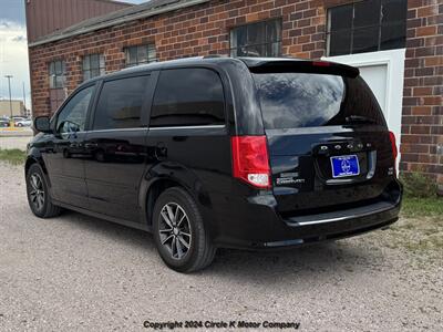2017 Dodge Grand Caravan SXT - Photo 3 - Valentine, NE 69201