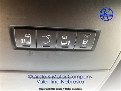 2017 Dodge Grand Caravan SXT   - Photo 47 - Valentine, NE 69201