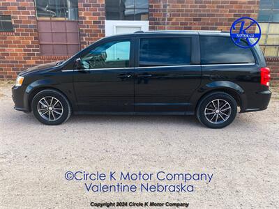 2017 Dodge Grand Caravan SXT   - Photo 1 - Valentine, NE 69201