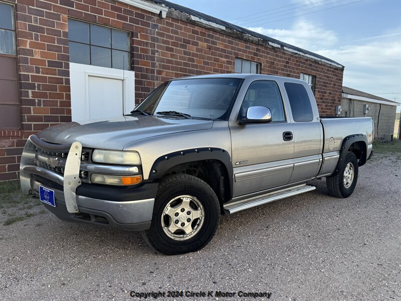 2000 Chevrolet Silverado 1500   - Photo 1 - Valentine, NE 69201