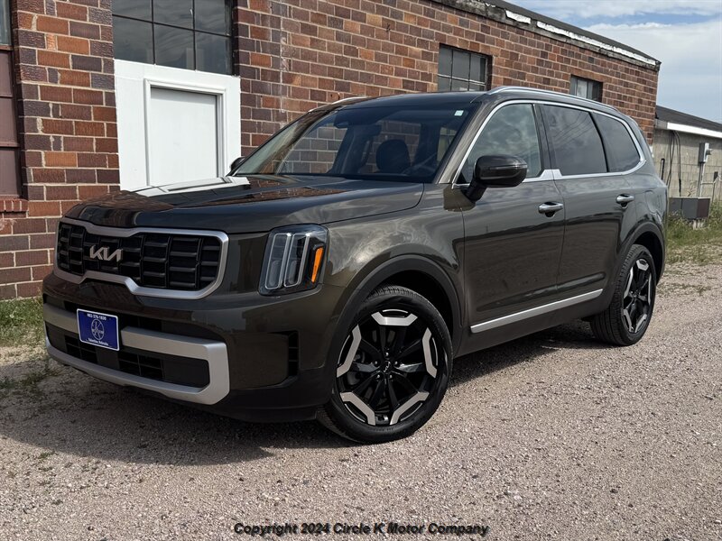 2025 Kia Telluride S  
