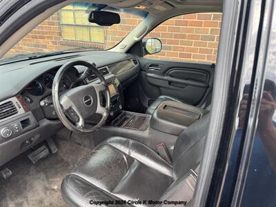 2013 GMC Yukon XL Denali   - Photo 8 - Valentine, NE 69201