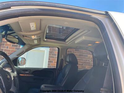 2012 Chevrolet Tahoe LTZ   - Photo 9 - Valentine, NE 69201