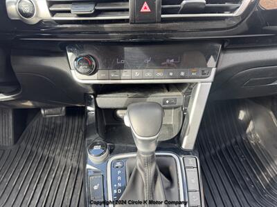 2021 Kia Seltos EX - Photo 13 - Valentine, NE 69201