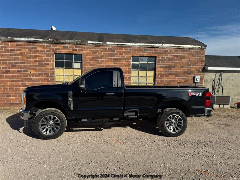 2023 Ford F-350 Super Duty XLT  