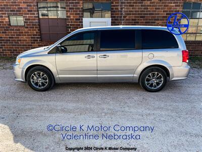 2017 Dodge Grand Caravan SE   - Photo 1 - Valentine, NE 69201